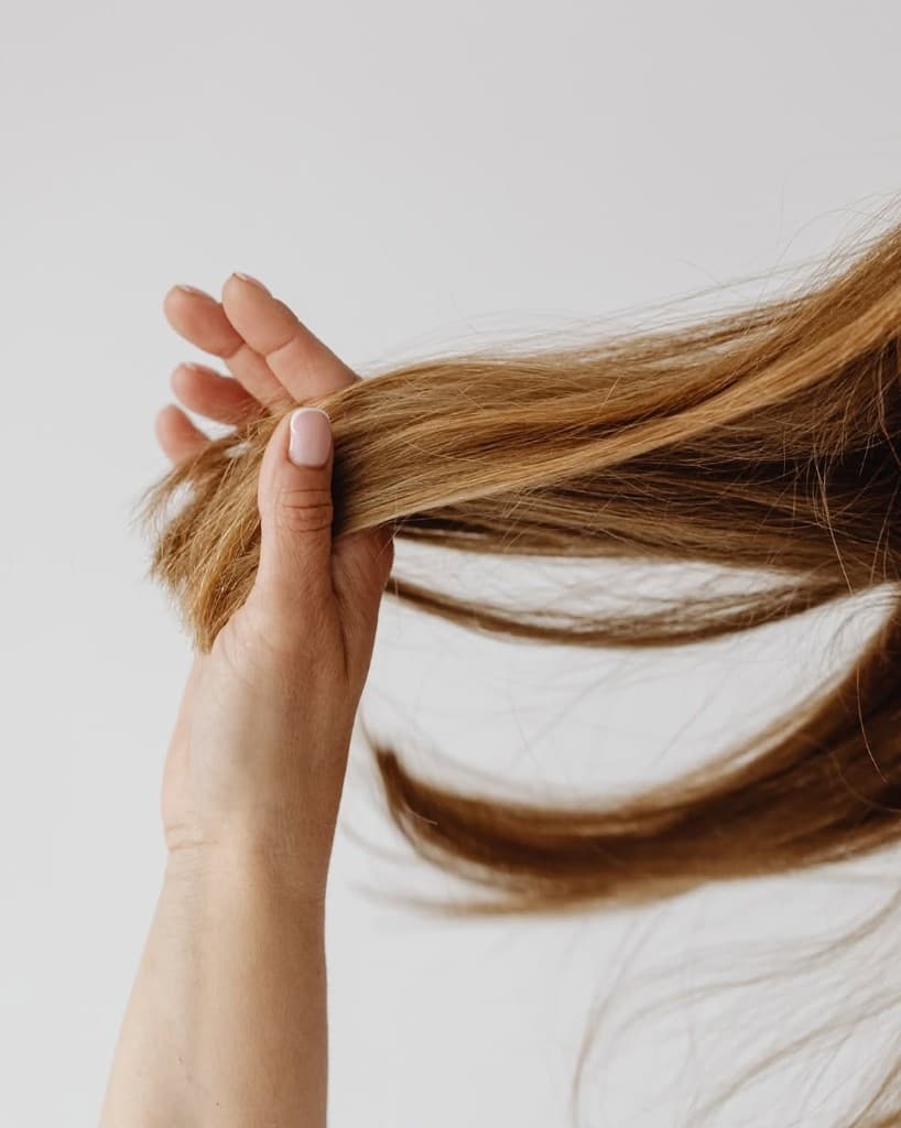 Mecha de cabelo saudável após cuidado capilar consciente